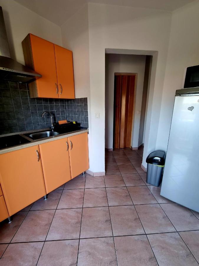 Apartments Ema Pula Luaran gambar