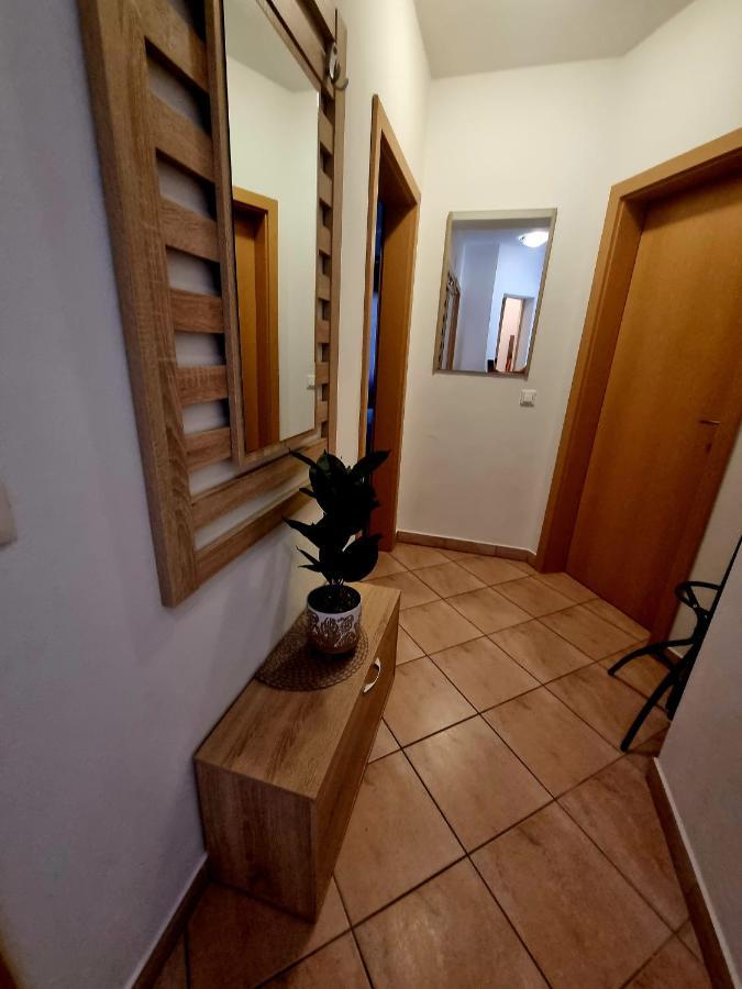 Apartments Ema Pula Luaran gambar